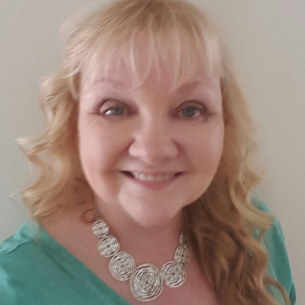 Meet your Posher, Deborah